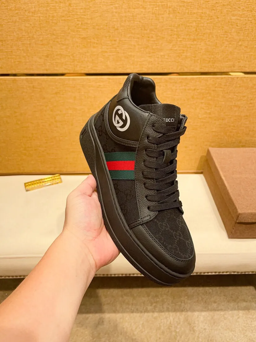 Factory price 440 [Gucci] Gucci's latest high-top casual Korean-style men's shoes, brand new autumn and winter design, perfect workmanship, cabinet quality, upper: cowhide material, leather lining; soft and comfortable, rubber outsole ultra-light, wear-resistant, simple, versatile fashion men's shoes, color optional, size 38--44